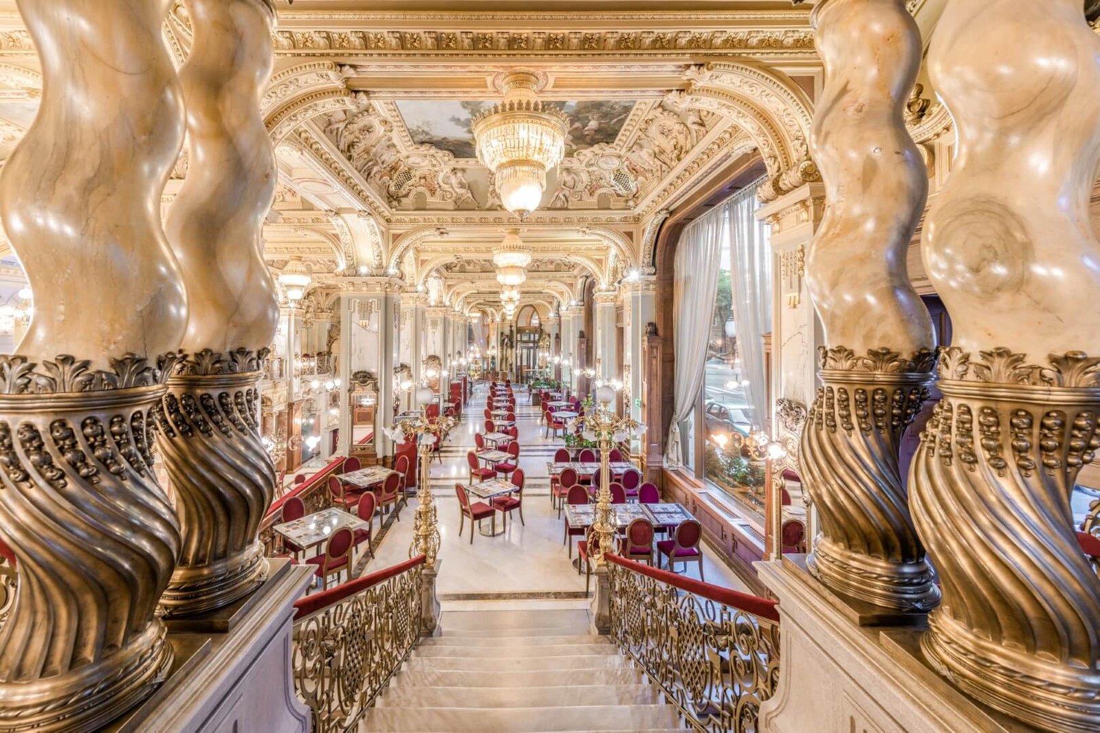 New York Café 華麗金色大廳